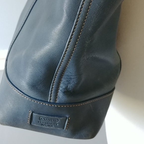 Coach - Picture 4 of 11